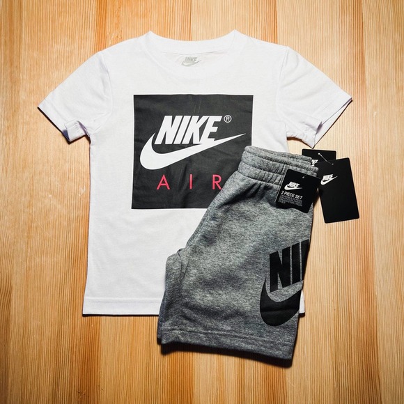 Nike Air Boys T-shirt and Shorts Set - Picture 4 of 7